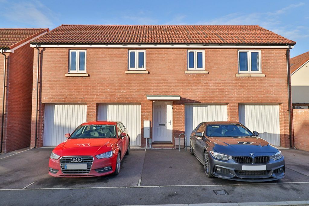 2 bed detached house for sale in Finch Close, Yeovil, Somerset BA22