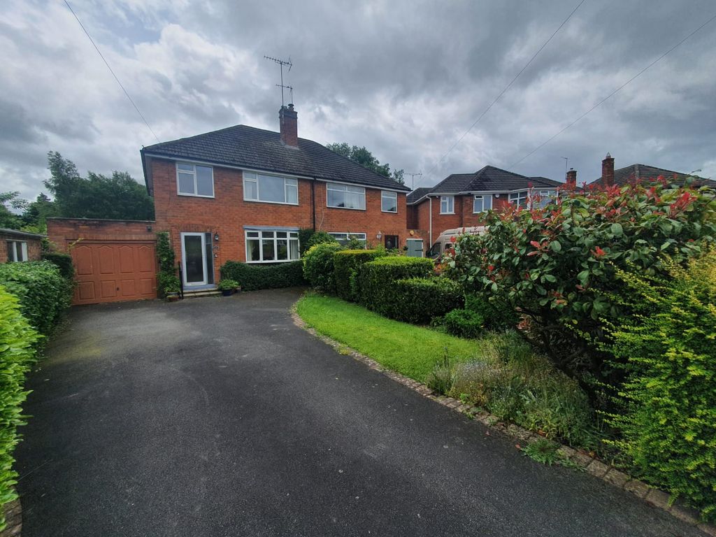 3 bed semidetached house for sale in Woodlands Road, Cookley