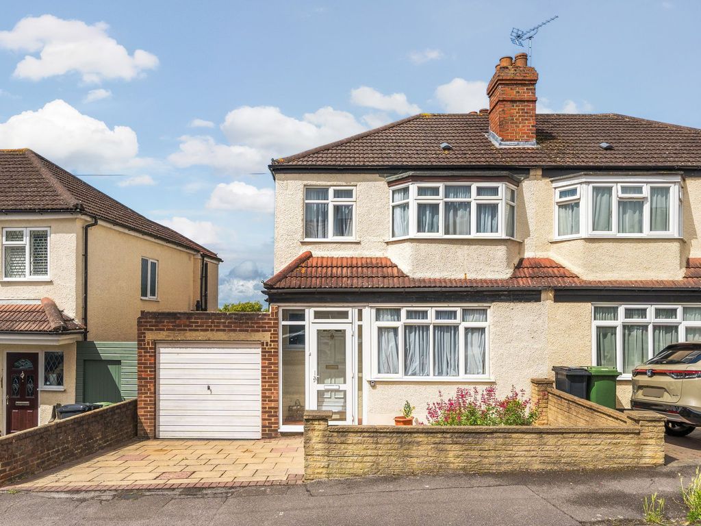 3 bed semidetached house for sale in The Greenway, Epsom KT18, £