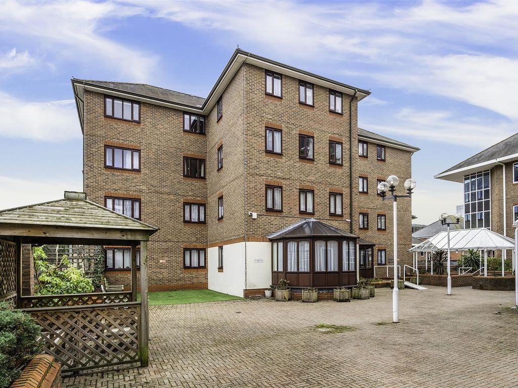 1 bed flat for sale in Homewater House, Upper High Street, Epsom KT17
