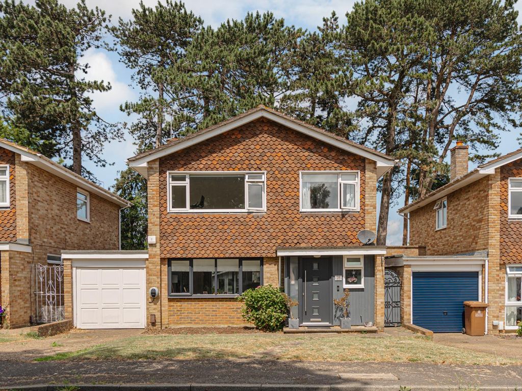 4 bed detached house for sale in North Acre, Banstead SM7 Zoopla