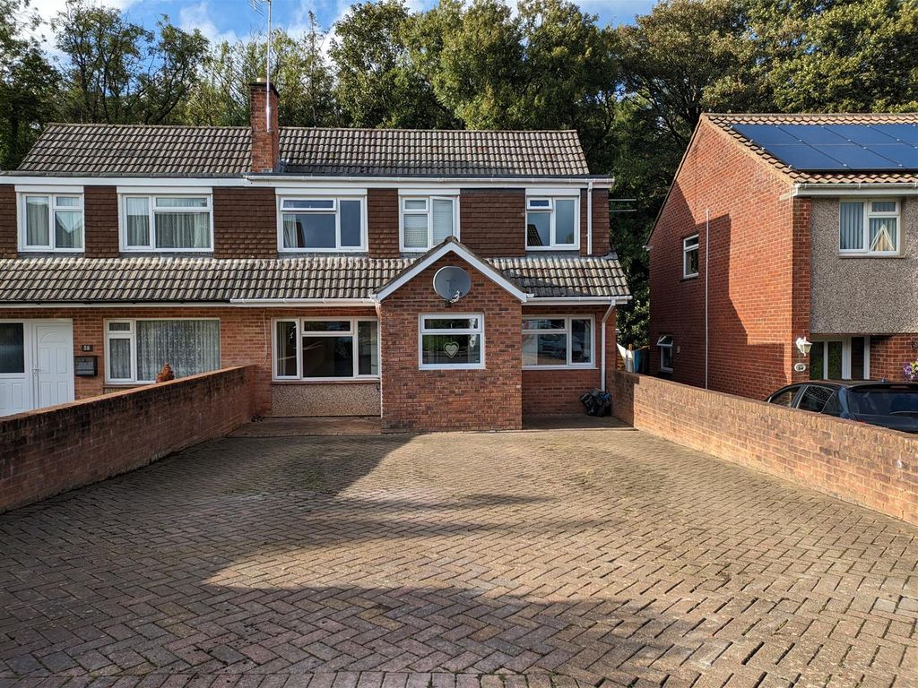 4 bed semidetached house for sale in Meadow Park, Bideford EX39, £