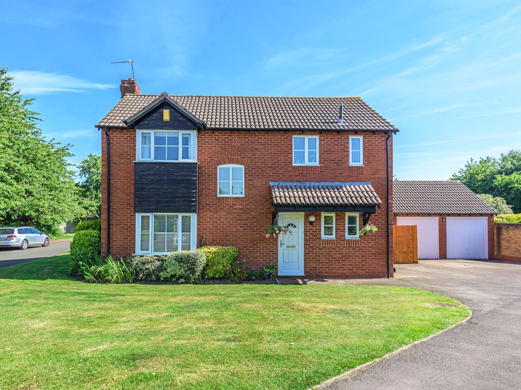 4 bed detached house for sale in Hucclecote, Gloucester