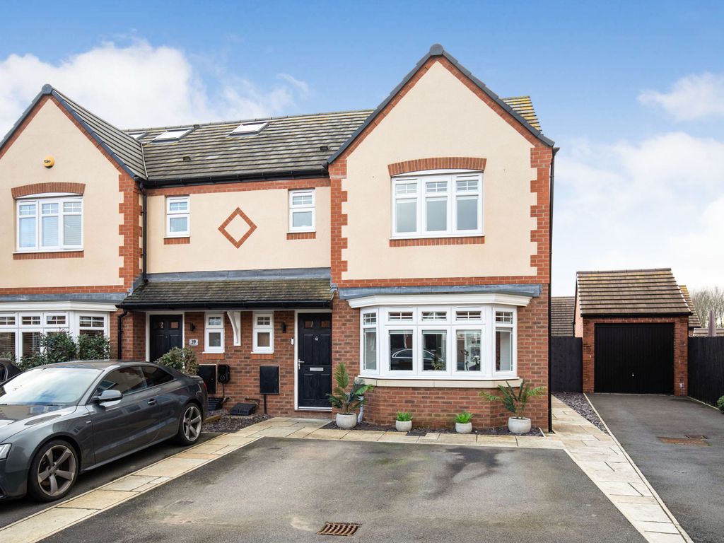 3 bed semidetached house for sale in Palmer Crescent, Warwick CV34