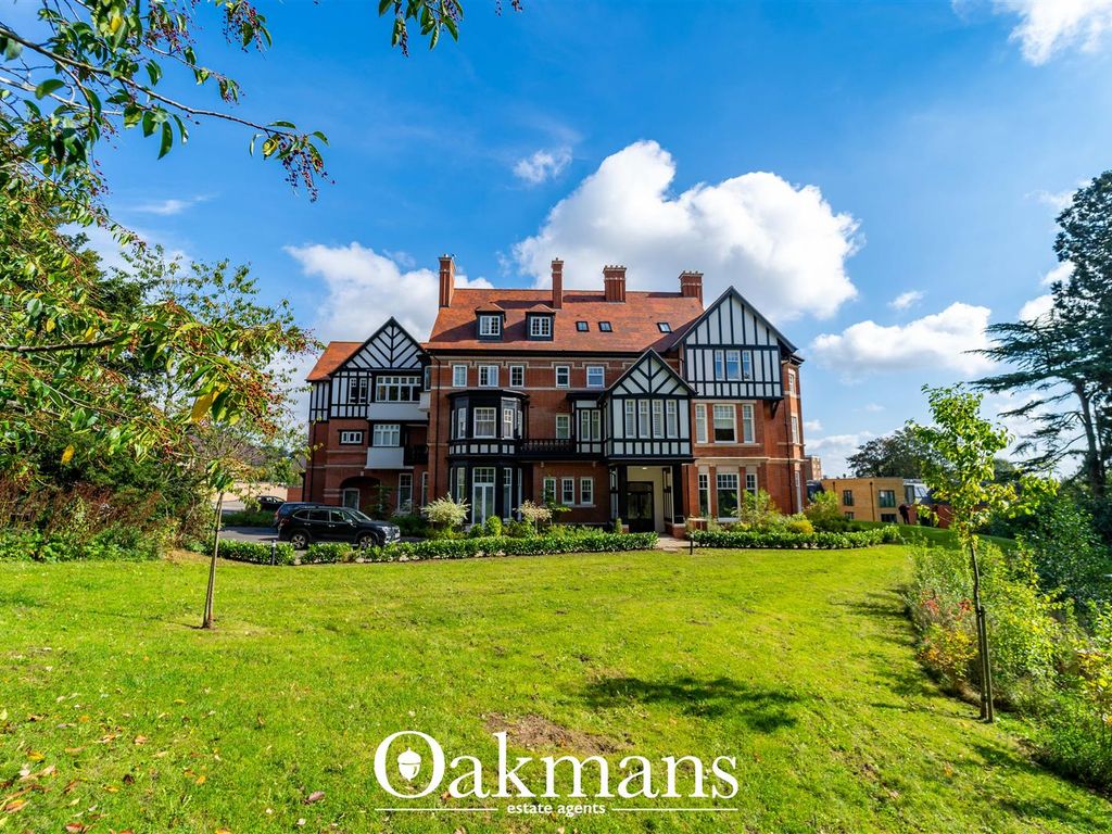 3 bed flat for sale in Manor House, New House Farm Drive B31, £280,000