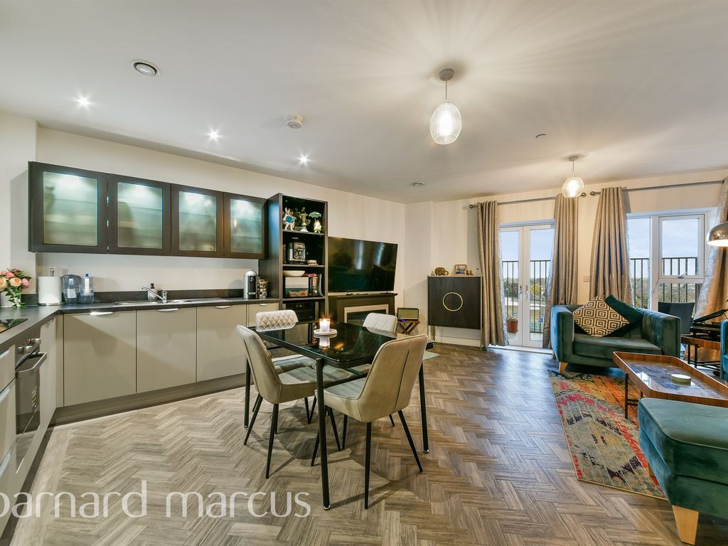 2 bed flat to rent in Blyth Road, Hayes UB3, £2,000 pcm Zoopla