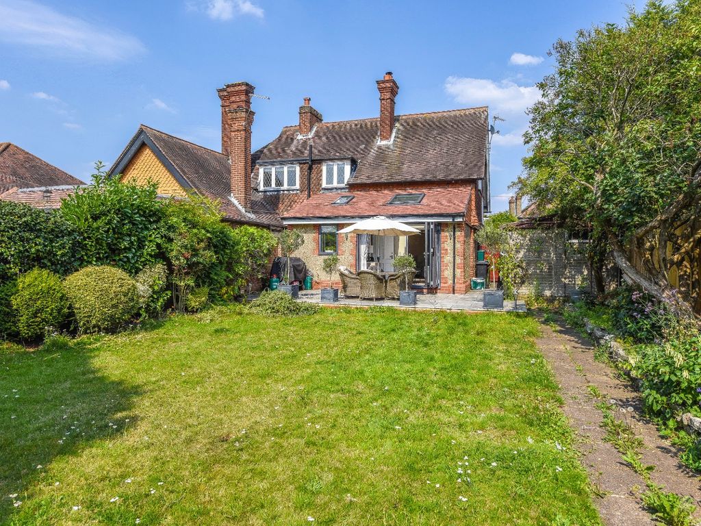 3 bed semidetached house for sale in Lakehurst Road, Epsom, Surrey