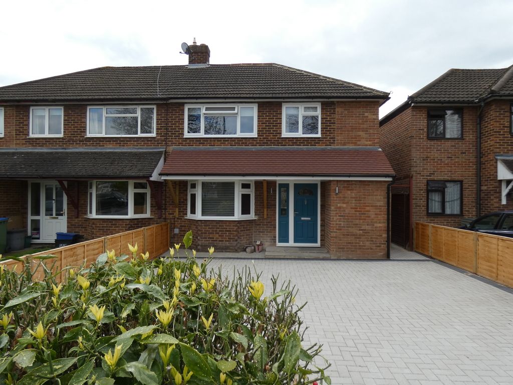 3 bed semidetached house for sale in Uxbridge Road, Hampton Hill