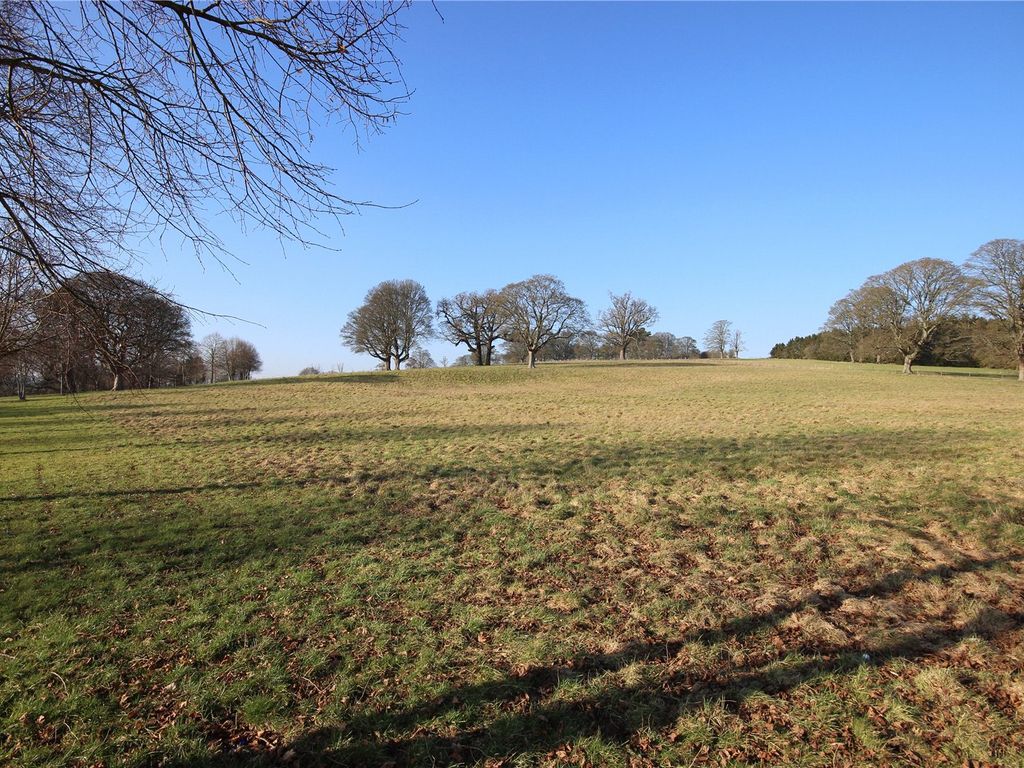 Land for sale in Cell Park Estate, Markyate, St. Albans, Hertfordshire