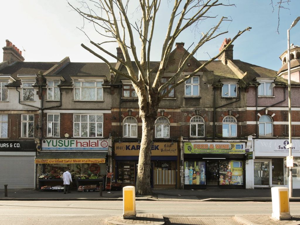 2 bed flat for sale in Headcorn Place, Thornton Heath CR7, £175,000