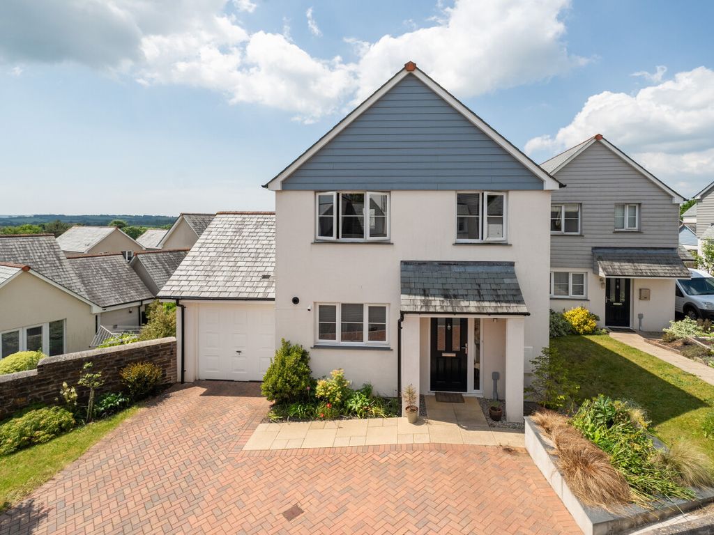 4 bed detached house for sale in Hawthorn Rise, Dobwalls, Liskeard