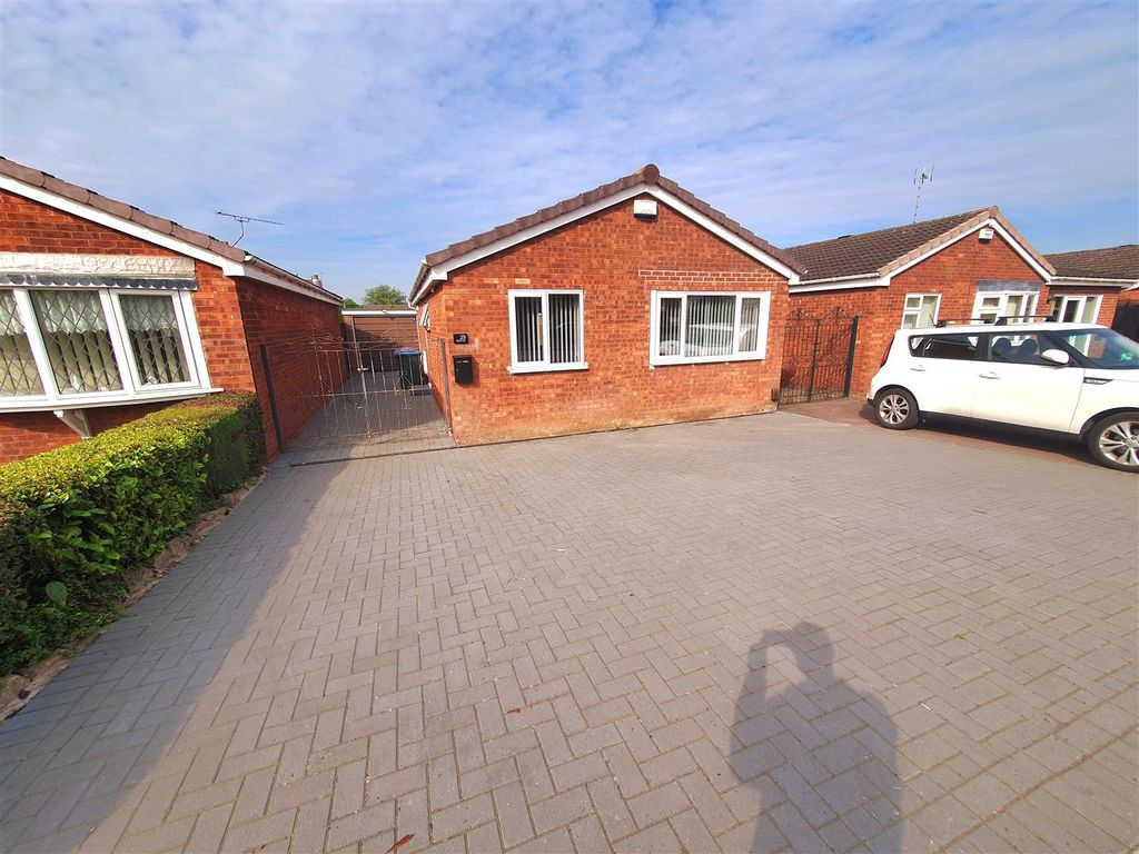 2 bed detached bungalow for sale in Wigston Road, Walsgrave, Coventry