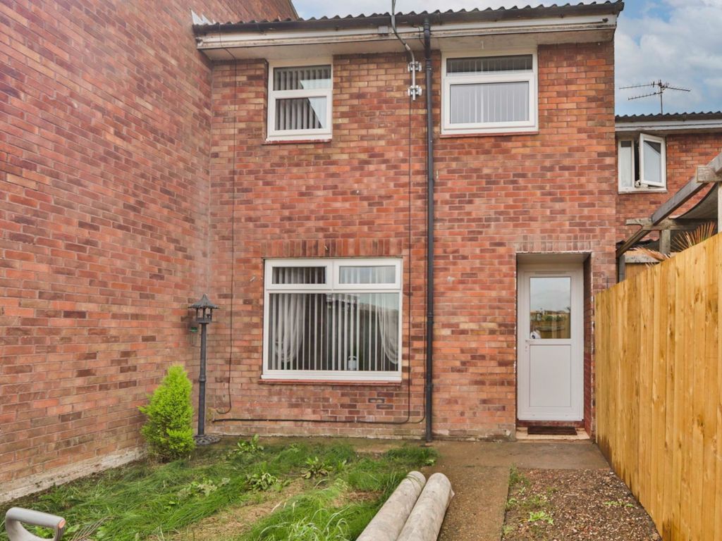 3 bed terraced house for sale in Curlew Close, Bransholme, Hull HU7