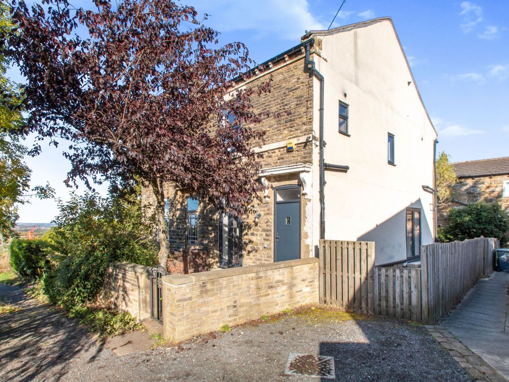 3 bed semidetached house for sale in Wakefield Road, Drighlington