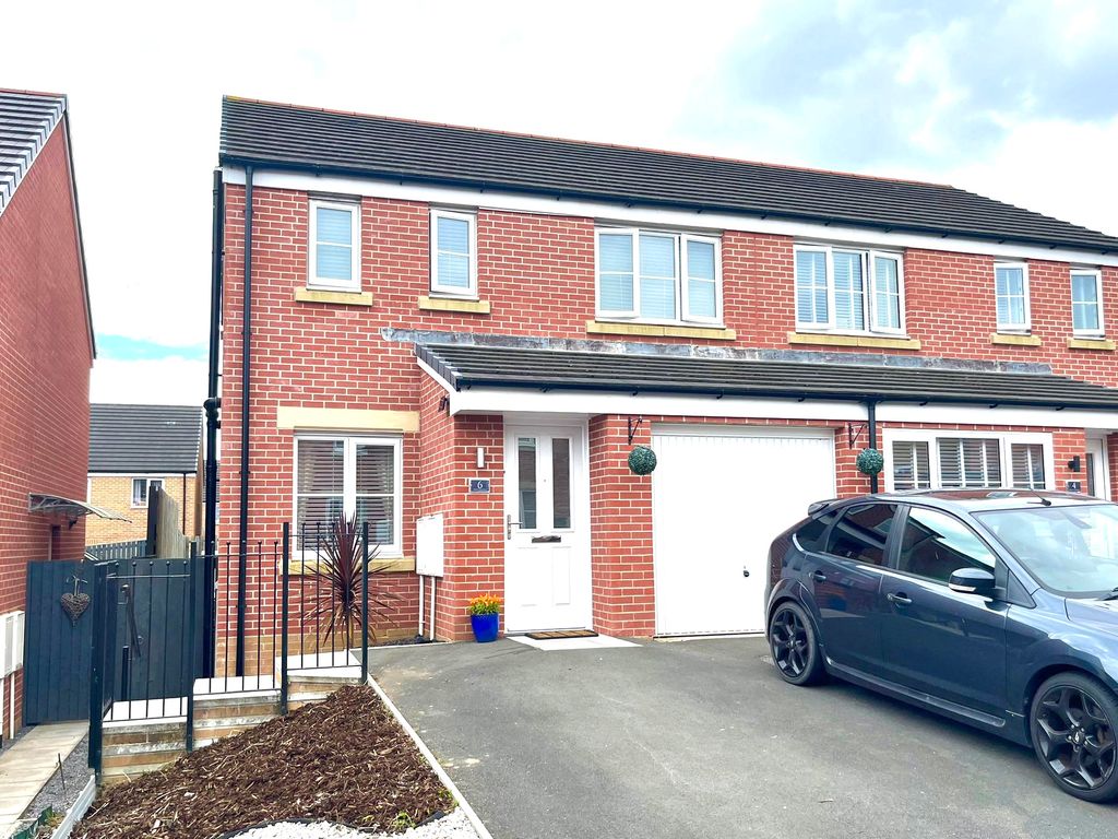 3 bed semidetached house for sale in Maes Delfryn, Llanelli SA14, £