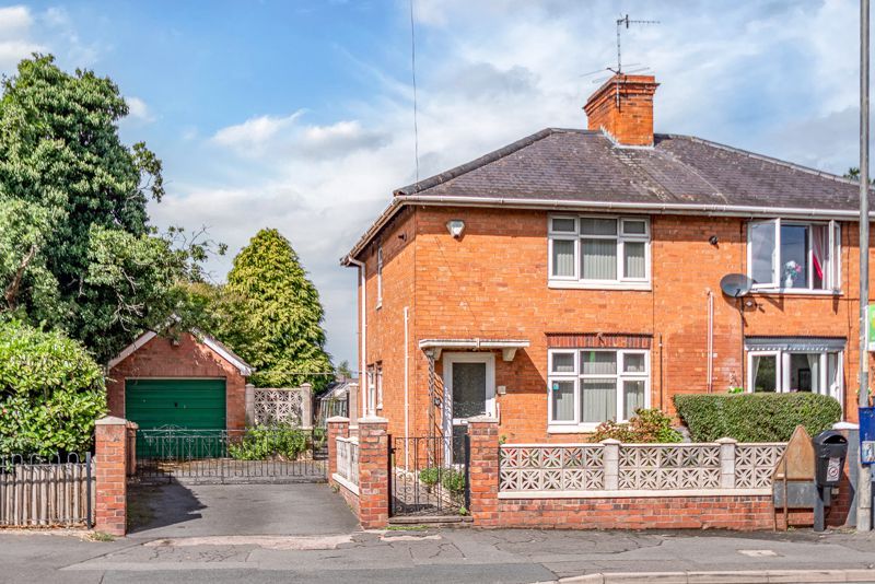 2 bed semidetached house for sale in Worcester Road, Wychbold