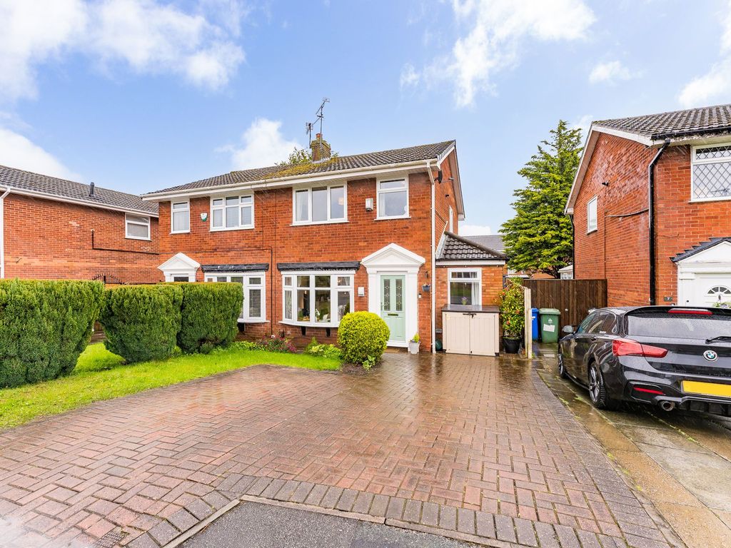 3 bed semidetached house for sale in Egdon Close, Widnes WA8, £200,000