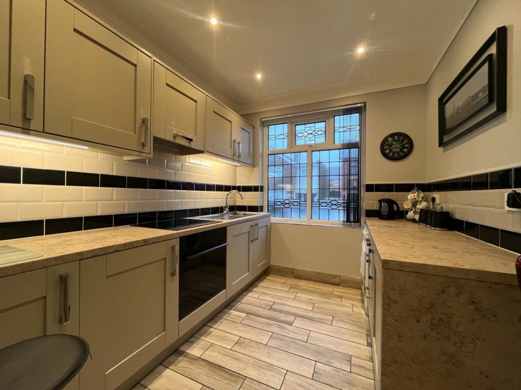 1 bed flat to rent in Longton Road, Blackpool, Lancashire FY1, £650 pcm