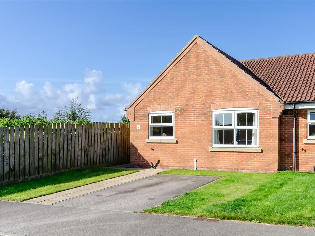 2 bed semidetached bungalow for sale in Carrs Meadow, Withernsea HU19