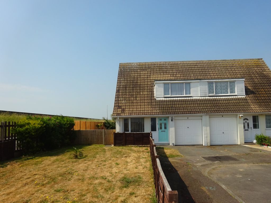 3 bed semidetached house for sale in Livingstone Close, Dymchurch