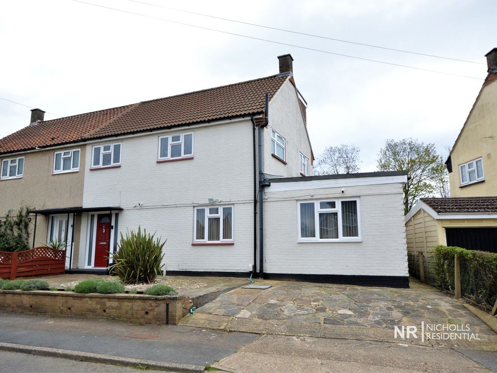 4 bed semidetached house for sale in Holsworthy Way, Chessington