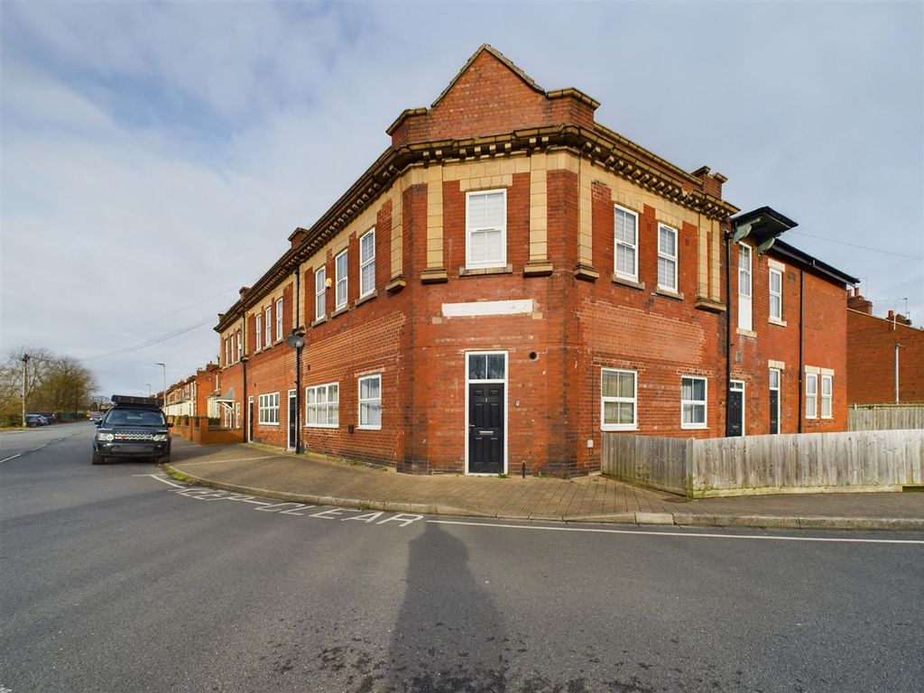 2 bed flat to rent in Railway Terrace, Fitzwilliam, Pontefract WF9, £