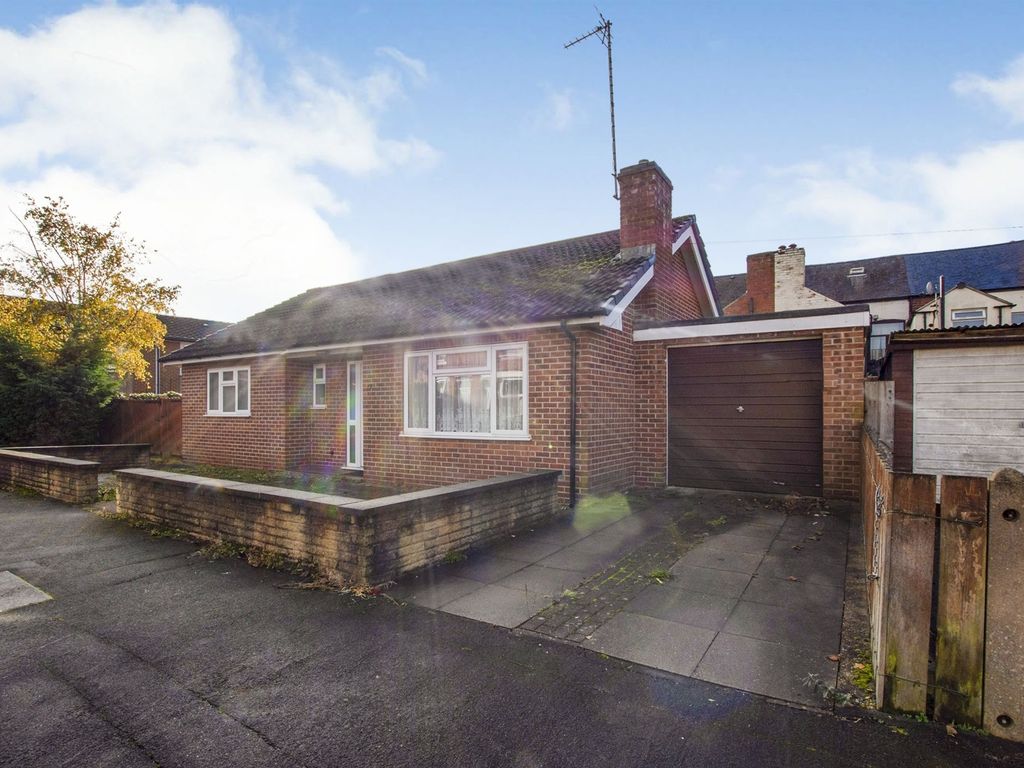 2 bed detached bungalow for sale in Barry Street, Bulwell, Nottingham