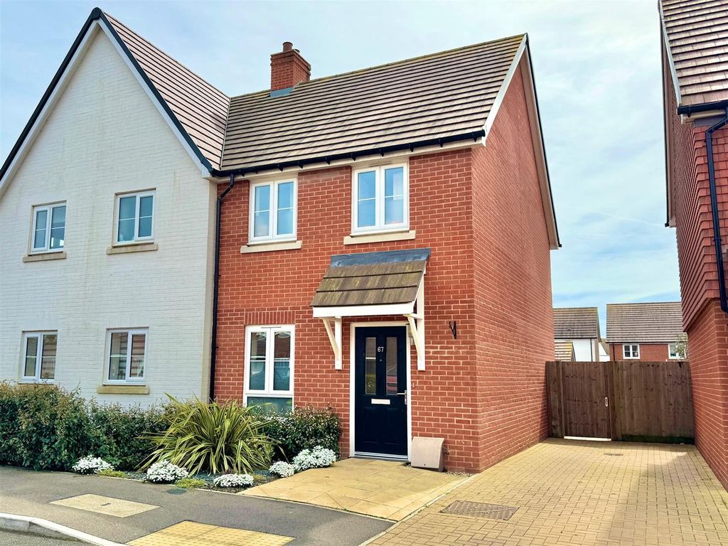 2 bed property for sale in Narrowleaf Drive, Ringwood BH24, £310,000