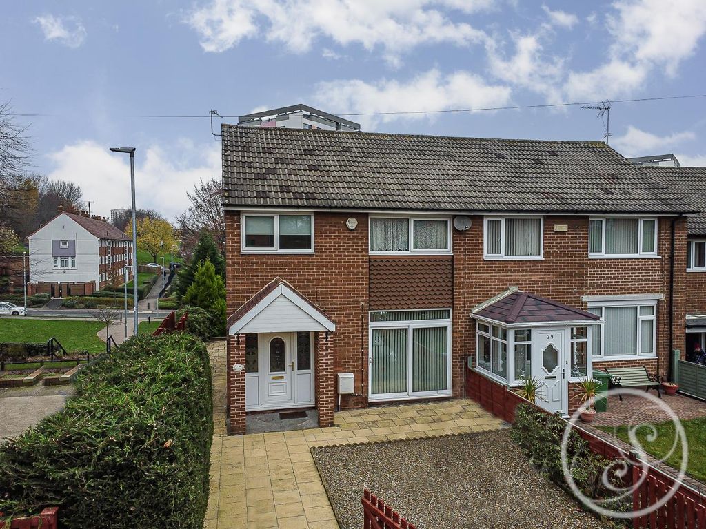 3 bed end terrace house for sale in Carlton Carr, Leeds LS7 Zoopla