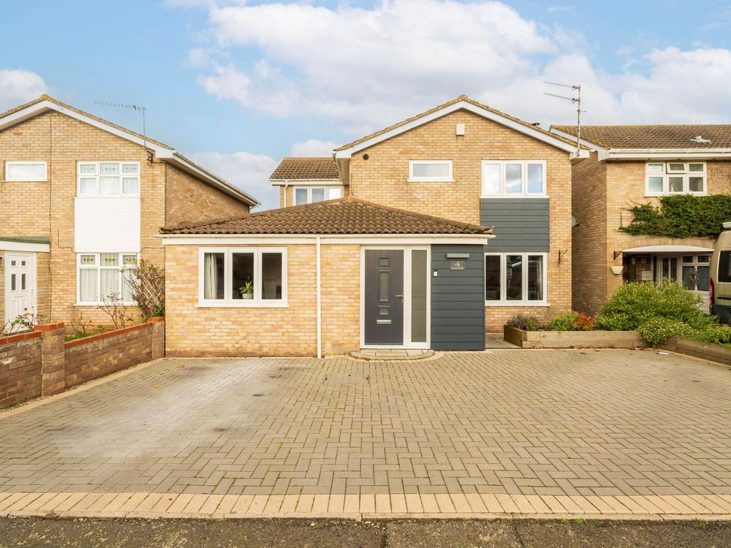 5 bed detached house for sale in Lark Way, Bradwell NR31, £340,000 Zoopla