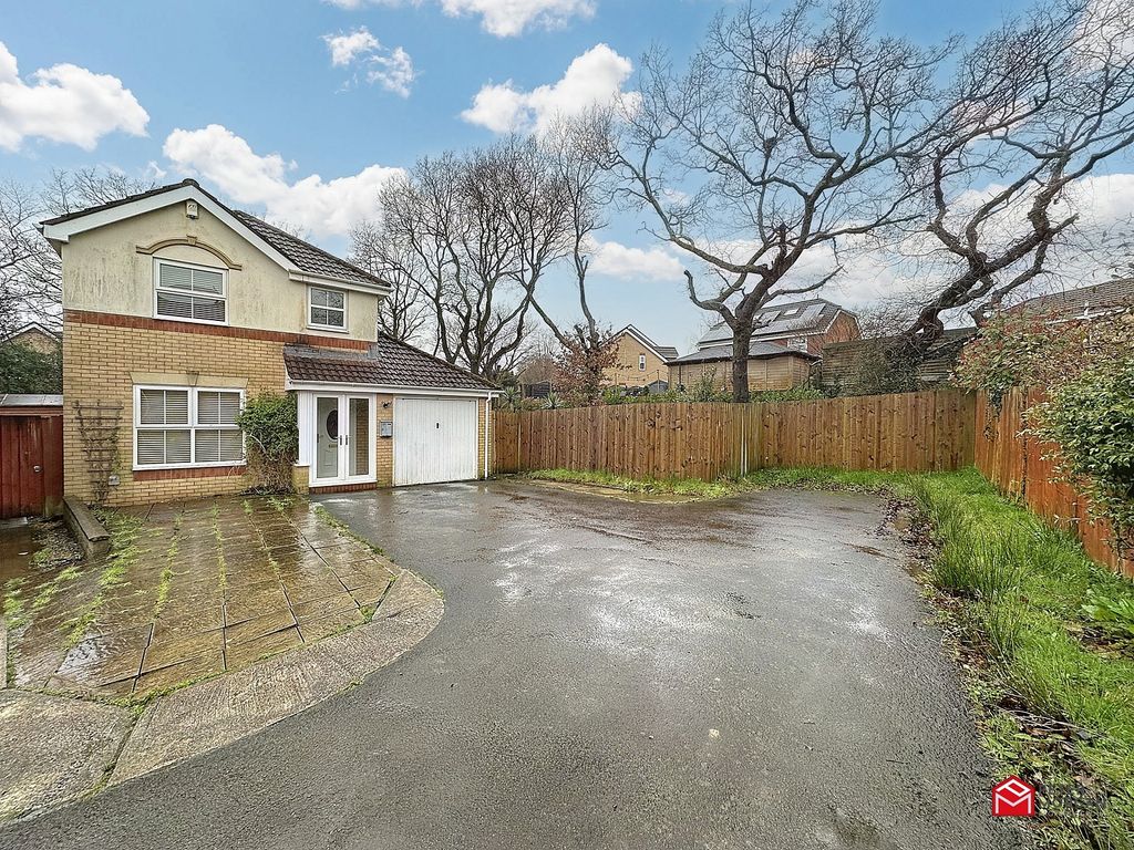 3 bed detached house for sale in Cloda Avenue, Bryncoch, Neath, Neath
