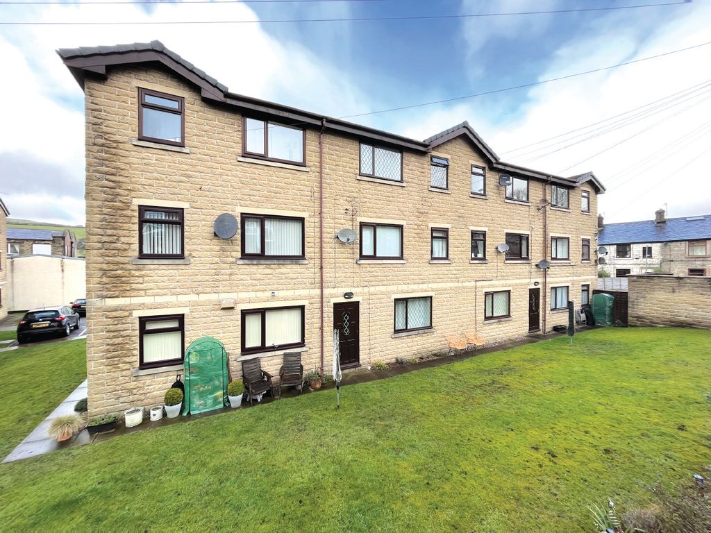 2 bed flat for sale in Village Court, Whitworth, Rochdale OL12 Zoopla