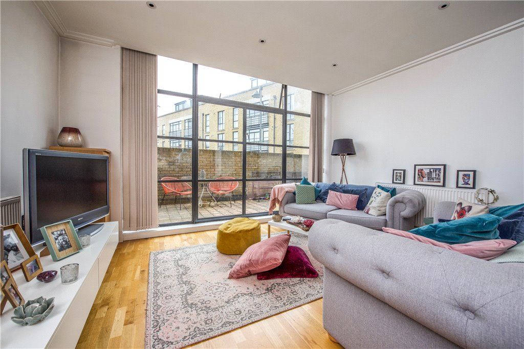 1 bed flat to rent in Point Wharf Lane, Brentford TW8, £1,750 pcm Zoopla