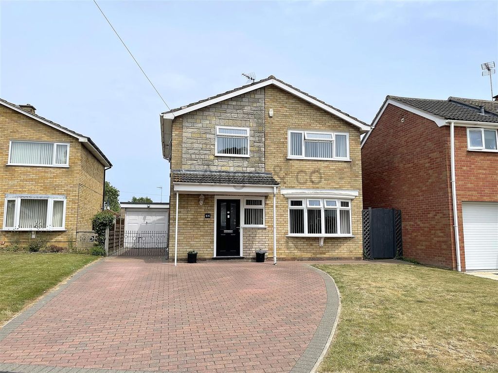 3 bed detached house for sale in Rectory Road, Carlton Colville
