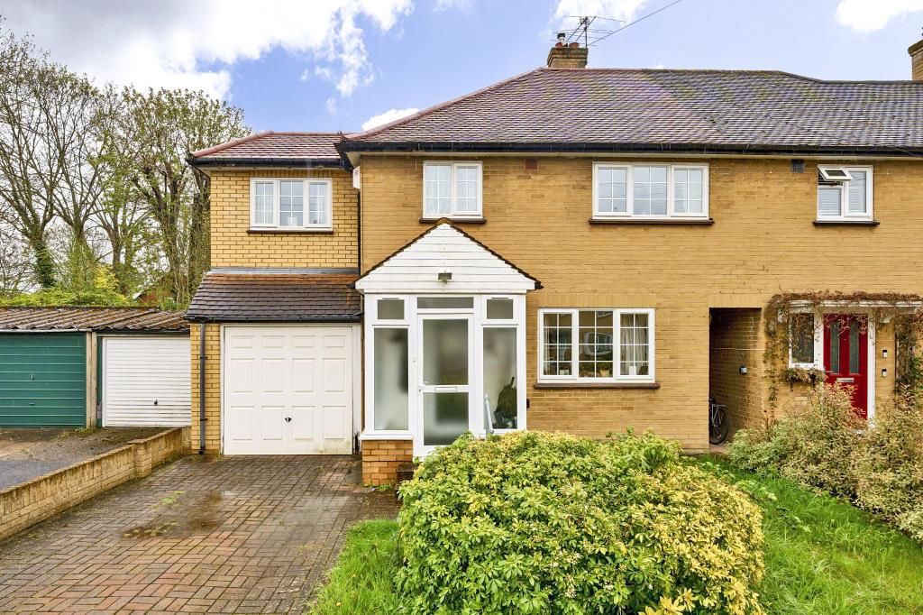 4 bed end terrace house for sale in StainesUponThames, Borough Of