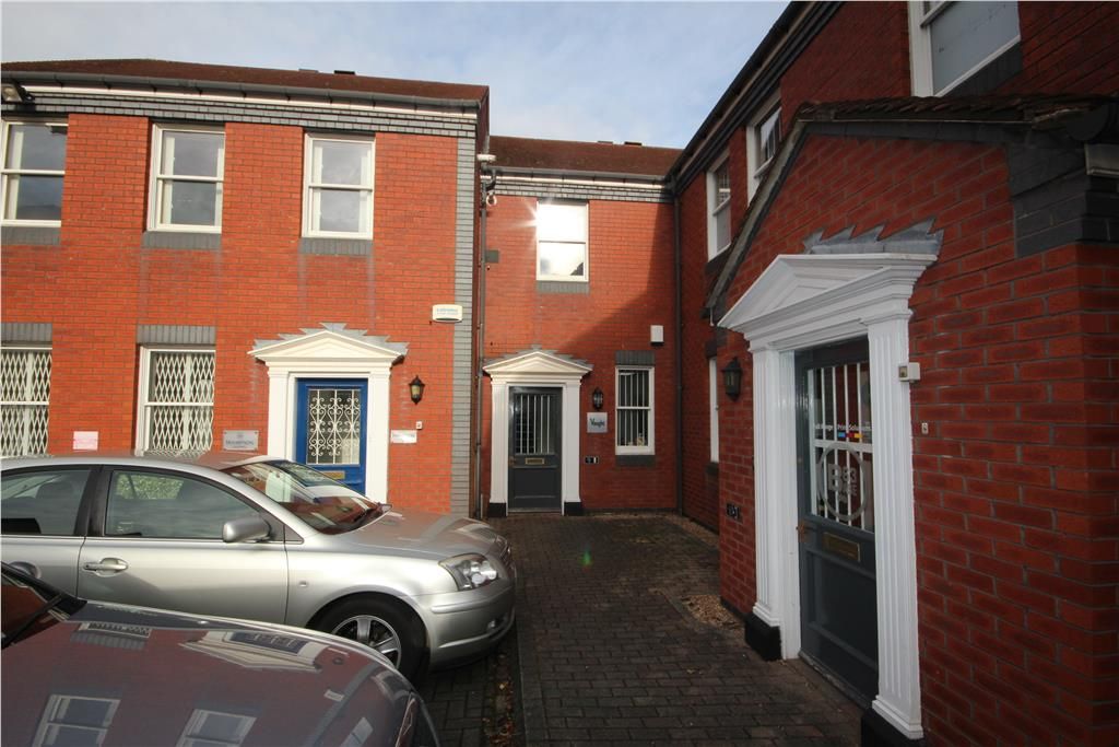 Office to let in Centre Court, Vine Lane, Halesowen, West Midlands B63