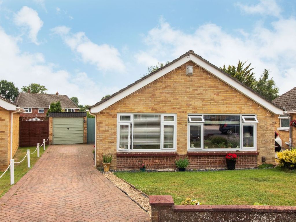 2 bed bungalow for sale in Sutton Close, Cowplain, Waterlooville PO8