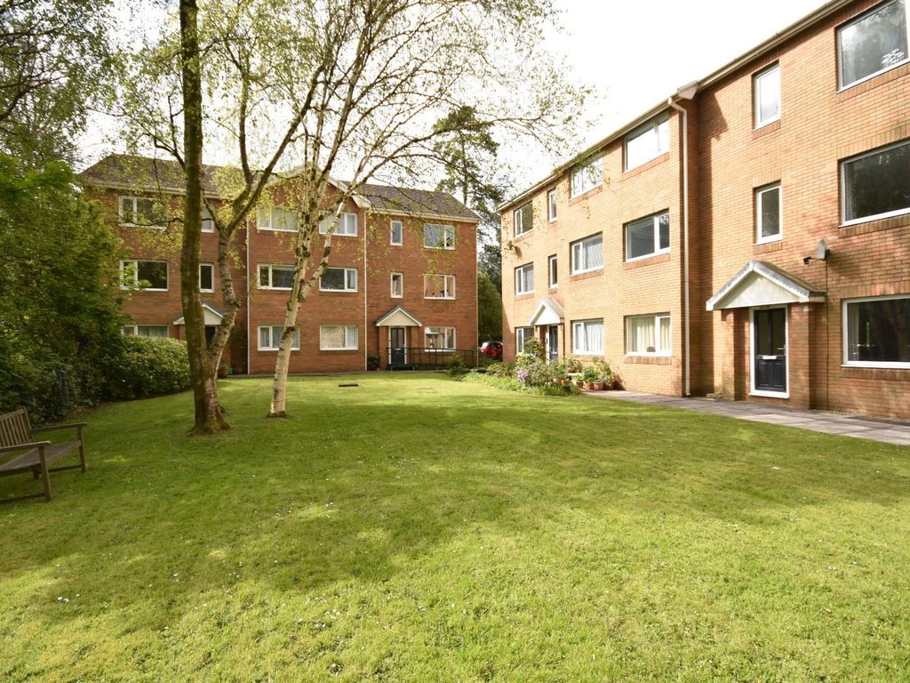 2 bed flat for sale in Roman Court, Blackpill, Swansea SA3, £249,950