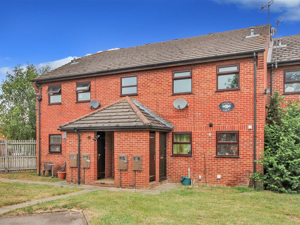 2 bed flat to rent in Hayden Road, Rushden NN10 Zoopla