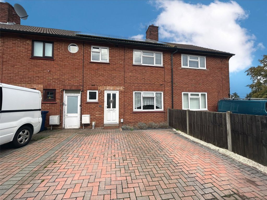 3 bed terraced house for sale in Bricksbury Hill, Farnham, Surrey GU9