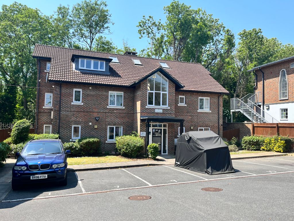 1 bed flat to rent in Whitethorn Avenue, Coulsdon CR5 Zoopla