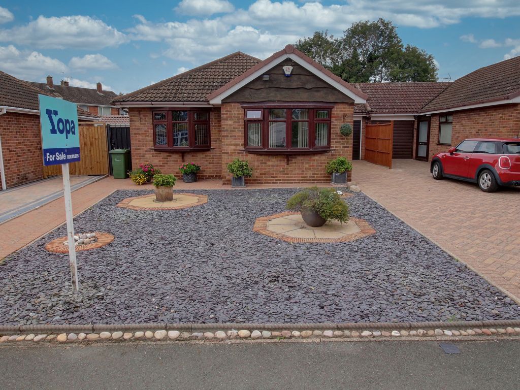 3 bed bungalow for sale in St. Nicolas Park Drive, Nuneaton CV11 Zoopla