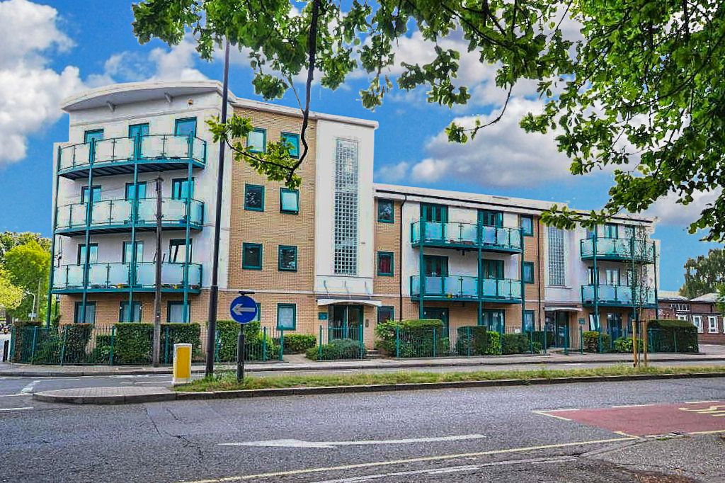 2 bed flat for sale in Imperial Drive, North Harrow, Harrow HA2 Zoopla