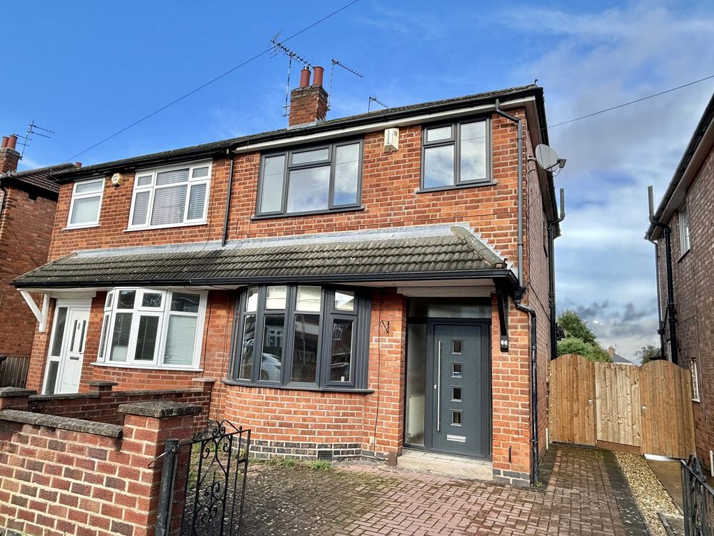 3 bed semidetached house for sale in Eastwood Road, Leicester