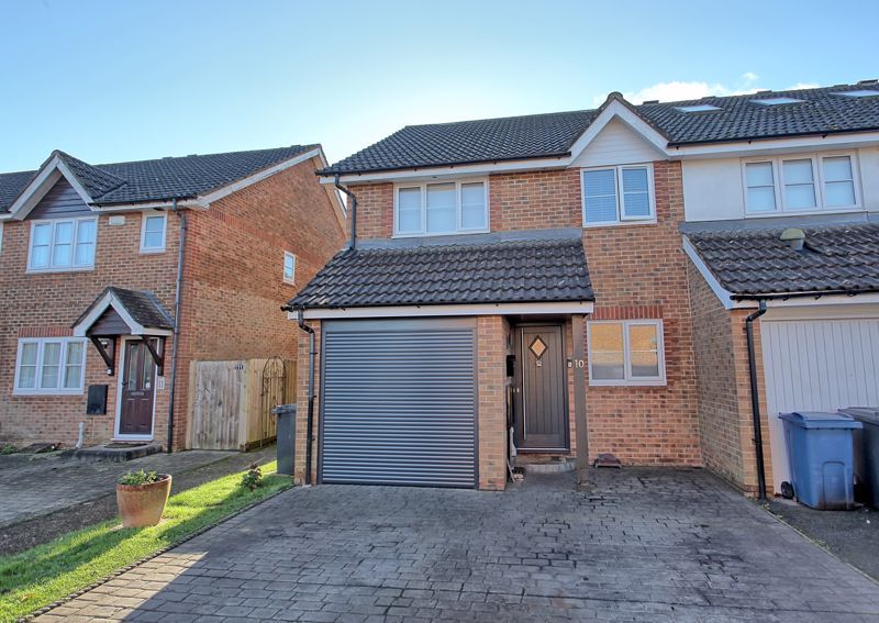 3 bed terraced house for sale in White Hart Close, Chalfont St. Giles HP8, £650,000 Zoopla