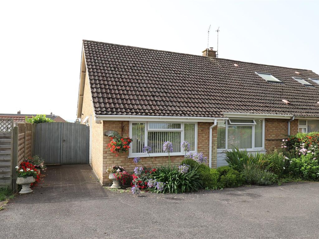 3 bed semidetached bungalow for sale in Rede Wood Road, Barming