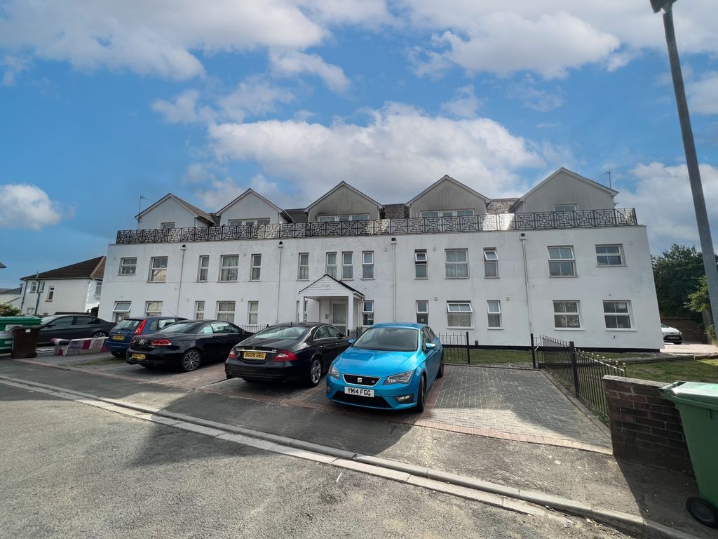 1 bed flat to rent in Maplewood Avenue, Llandaff North, Cardiff CF14