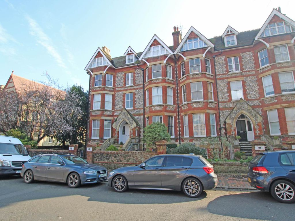 3 bed flat for sale in Blackwater Road, Eastbourne BN20, £290,000 Zoopla
