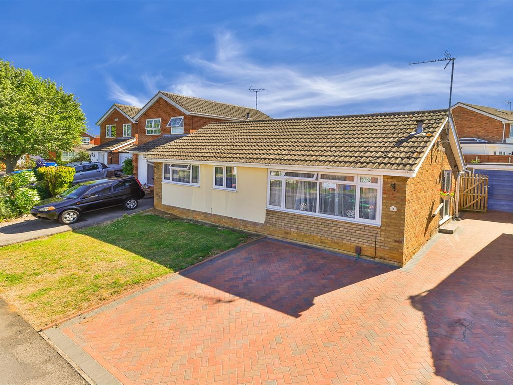 2 bed detached bungalow for sale in Clive Close, Kettering NN15 Zoopla