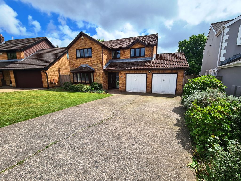 4 bed detached house for sale in Beechwood Grove, Pencoed, Bridgend
